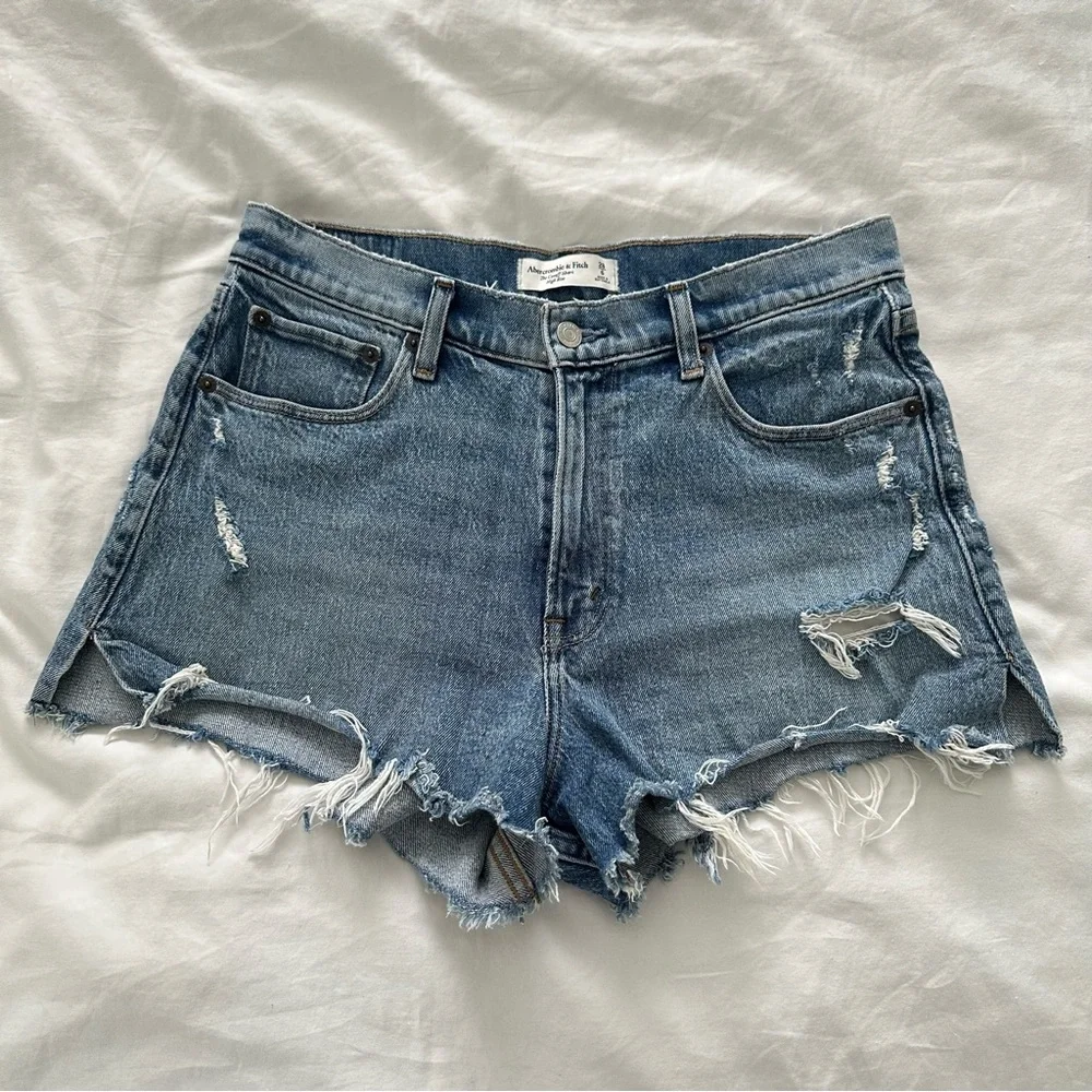 EUC Abercrombie High Rise Cutoff 90s Short - Medium Distressed Denim Wash - Picture 1 of 4